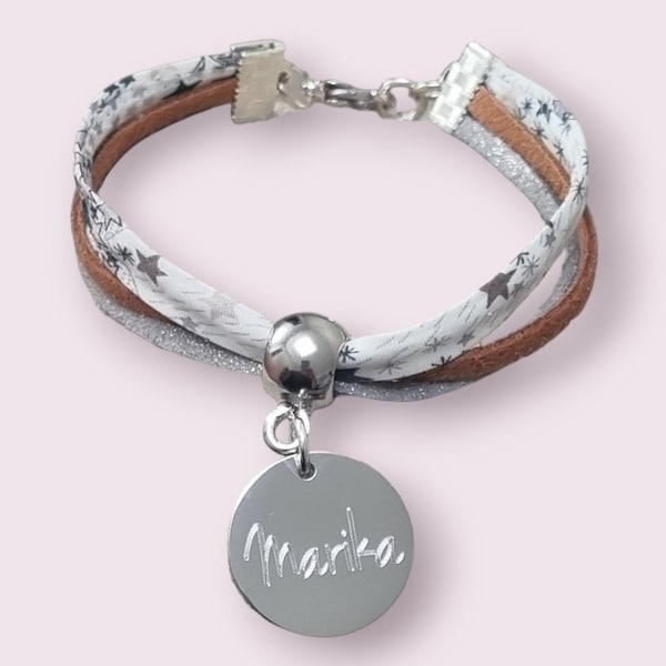 Bracelet Enfant Liberty Gris Poétique Médaille Prénom Gravé Personnalisé, Bijou petite fille 10 ans, Cadeau communion, Bijou adolescente