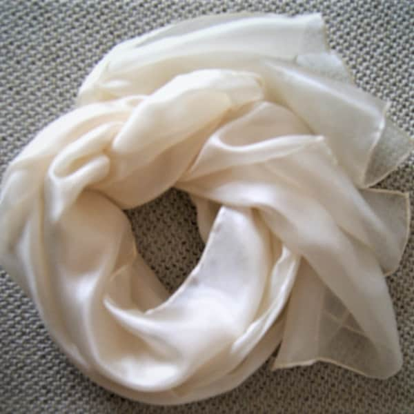 1079 /// G R Ö S S E N CHOICE L - Silk scarf sand (cream) plain in 8 sizes