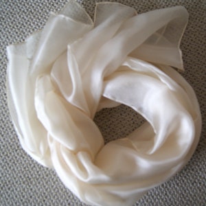 01656 /// CHOICE OF SIZE - Silk scarf (approx. 90 x 90 cm) or silk scarf (approx. 45 x 180 cm) SAND (cream) plain