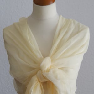 074 /// Foulard/étole de mariée en mousseline environ 55 x 200 cm jaune pastel image 1