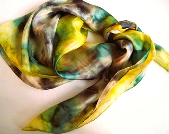 1750 /// colorful silk scarf (large nicki scarf) in the intermediate size of approx. 74 x 74 cm - 100% silk