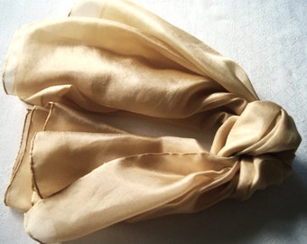 Foulard en soie - BEIGE uni - environ 90 x 90 cm