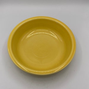 Vintage Fiesta Ware Medium Bowl Set: Daffodil Yellow (19 oz)