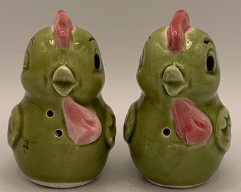 Vintage Salt and Pepper Shakers - Cute Green and Pink Chicks!!  Very 1970s - Easter Salt and Pepper