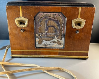 1930s Art Deco Grunow Radio: Chrome Grill, Gold Accents (Untested)