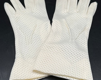 Vintage 60s White Nylon Gloves: Sheer Pattern, Size 6