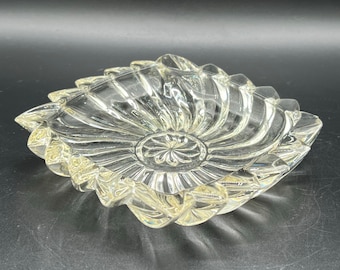 Small Mid Century Modern Clear GLASS ASHTRAY 5 3/8" - So Retro! Pinwheel Design