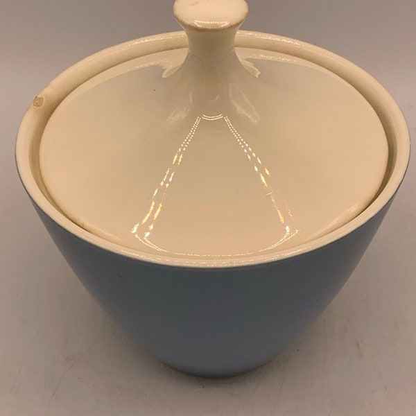 Vintage MCM Mid Century Modern  - Blue & White Sugar Bowl w/ Lid - Homer Laughlin - Such Great Color and Style!