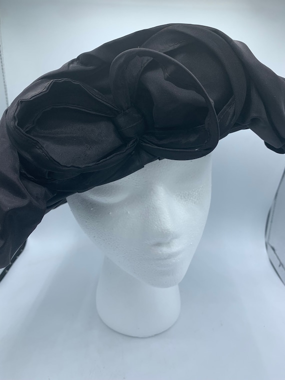 Vintage Black Hat / Fascinator - Ready for a Weddi