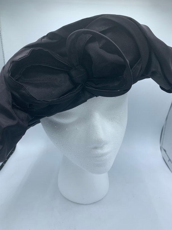 Vintage Turban Black Satin Fascinator Hat Vintage Black . _ Brim fascinating fascinator . _ World wide  main image 2