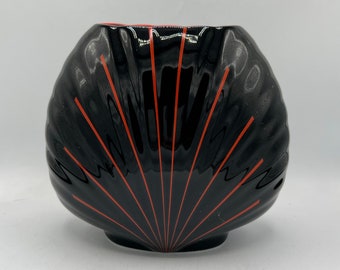 Seizan Japan Vintage Art Deco Revival Vase - Black with Red Trim - Fan Design - So Fantastic!!