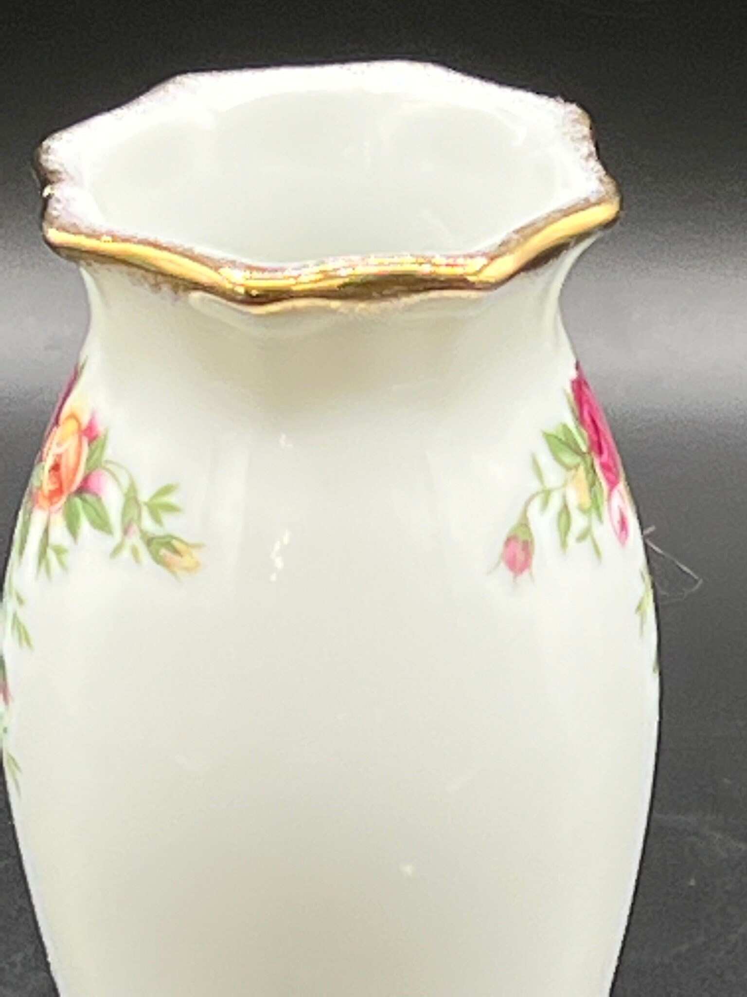 ヴィンテージ ロイヤルアルバート オールドカントリーローズ 花瓶 4.5