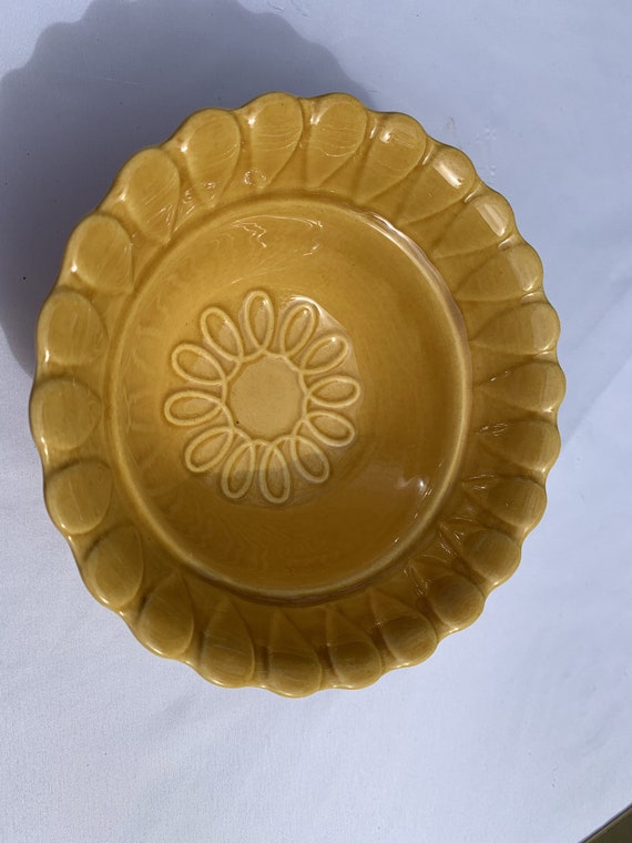 Vintage California USA Pottery L56 Yellow Bowl Retro Candy Vintage California USA Pottery L56 Yellow Bowl Retro Candy