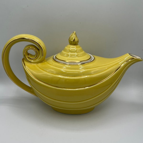 Hall Aladdin Genie Lamp Style Teapot Yellow Gold Trim 6 Cup Made USA