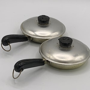 1950s Vintage Brillium Frying Pan Salt and Peppers - MCM, Mid Century - Put on your Apron!!!