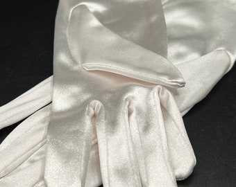 Vintage 60s Shiny White Polyester Gloves