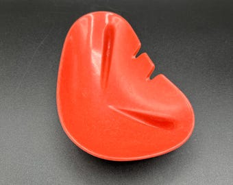 Vintage (1960s) Mid-Century Anholt Atomic Red Boomerang Ashtray | Vintage Decor [Pre-Owned]