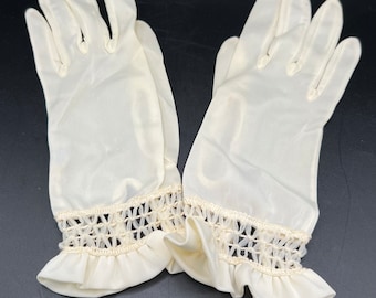 Vintage Off White Ruffled Hem Gloves - Nylon - Size 6 - Vintage 70's!!