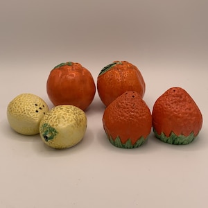 Vintage Salt and Pepper Shakers - Oranges, Strawberries and Lemons!!  Great Set!! Made in Japan