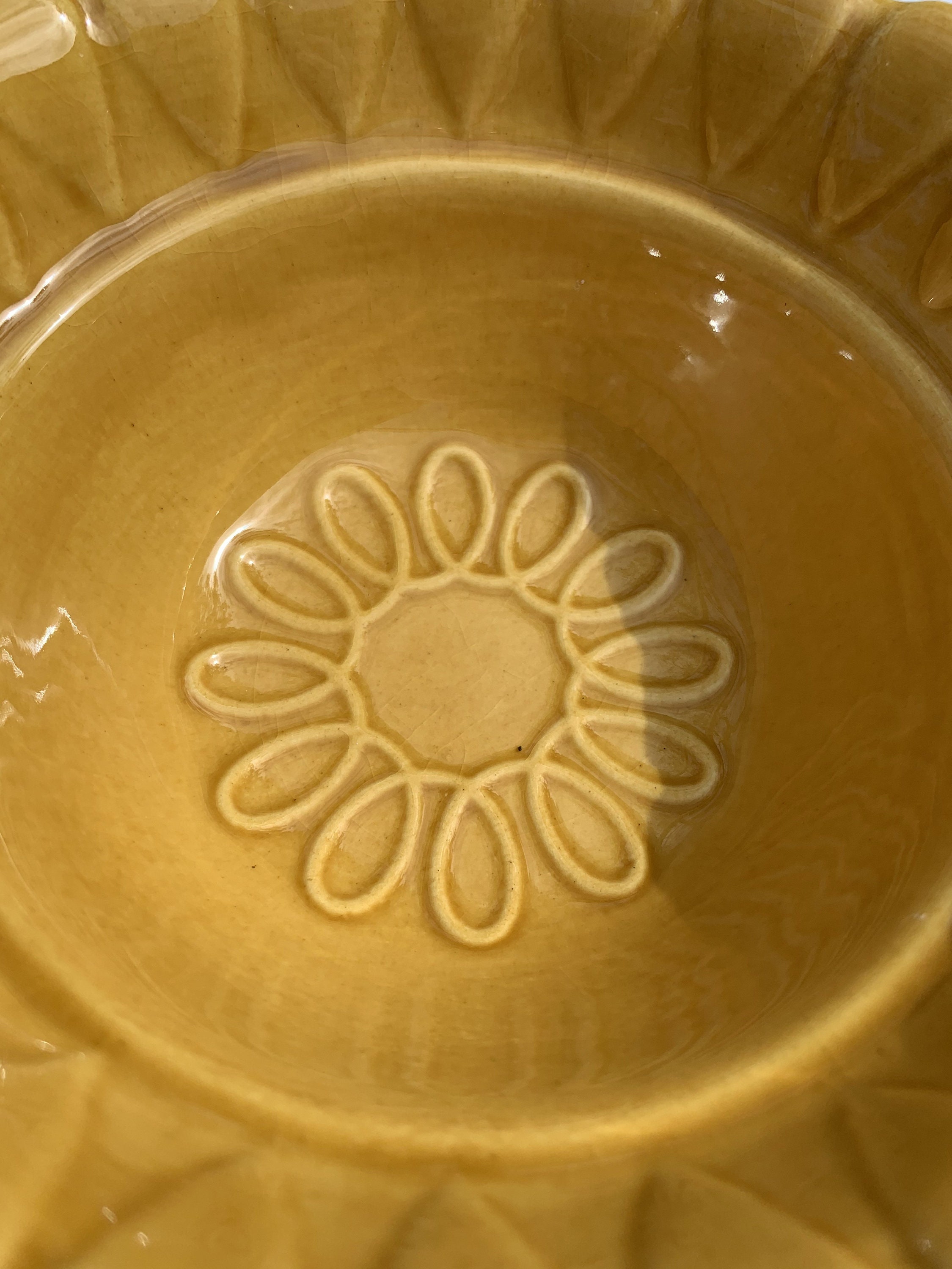 Vintage California USA Pottery L56 Yellow Bowl Retro Candy Vintage California USA Pottery L56 Yellow Bowl Retro Candy