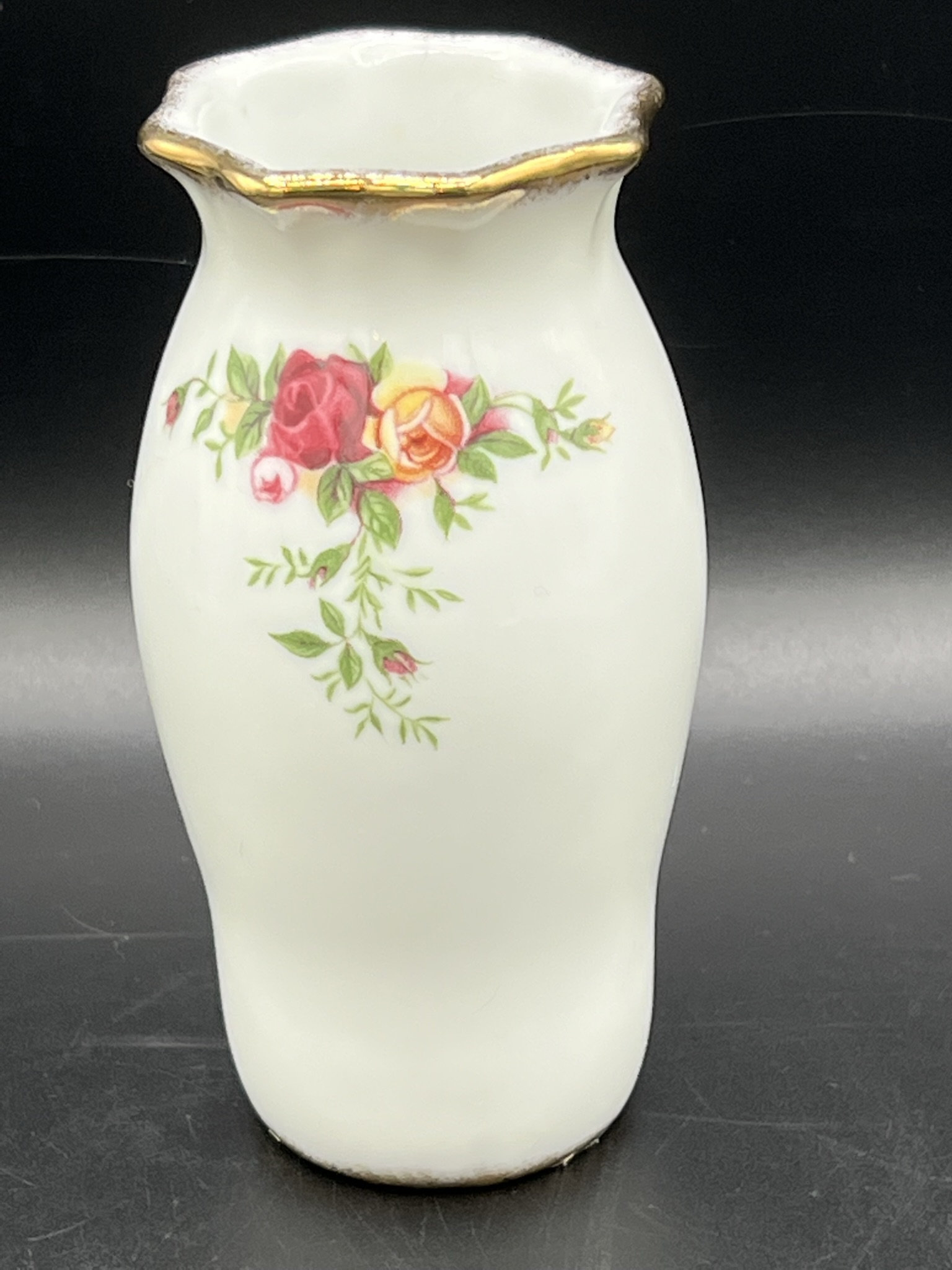 【希少品】ロイヤルアルバート★オールドカントリーローズ★大きな花瓶 ROYAL ALBERT - 【希少品】ロイヤルアルバート☆オールドカントリー