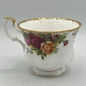 Royal Albert Old Country Roses Teacup - Porcelain - So Pretty!