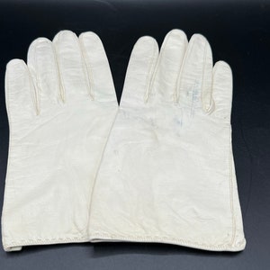 Vintage White Leather Gloves - Vintage 60&#39;s - Size 8 - Great Condition!!