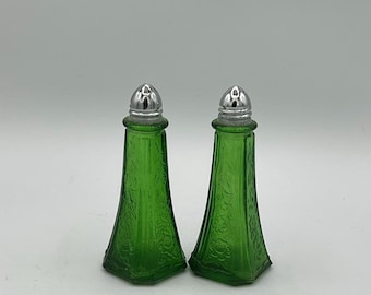 Vintage Green Glass Salt & Pepper Shakers with Floral Design / Green Glass Salt and Pepper Shakers with Etched Flower Pattern