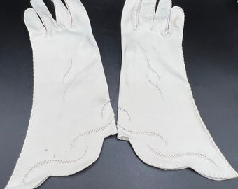 Vintage White Cotton Gloves: Hand Stitched Scalloped Edge, 1960s