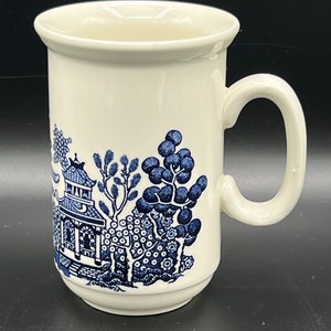 Vintage Churchill England Blue Willow Handled Mug