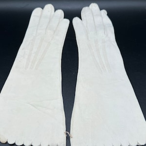 Vintage 60s Kidskin Leather Gloves - Saks Made in France - Size 6