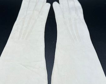 Vintage 60s Kidskin Leather Gloves - Saks Made in France - Size 6