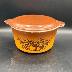 Vintage Pyrex Old Orchard Casserole Dish with Lid - 1 Qt