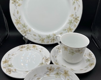 Vintage Tuscan Bone China Dessert Plates - Set of 4 Floral Plates