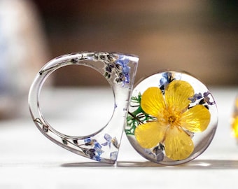 Forget Me Not Flower Ring, Nature Jewelry, Yellow Floral Jewelry, Plants Forget-me-not, Botanical Resin Ring, Flowers Jewelry, Gift for Her