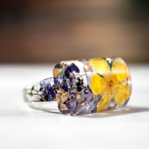 Forget Me Not Flower Ring, Nature Jewelry, Yellow Floral Jewelry, Plants Forget-me-not, Botanical Resin Ring, Flowers Jewelry, Gift for Her