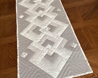 Interlocking Squares Patchwork Table Runner — Gray and White