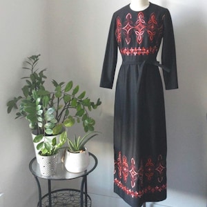 Vintage 60s/70s Berkshire Embroidered Dress