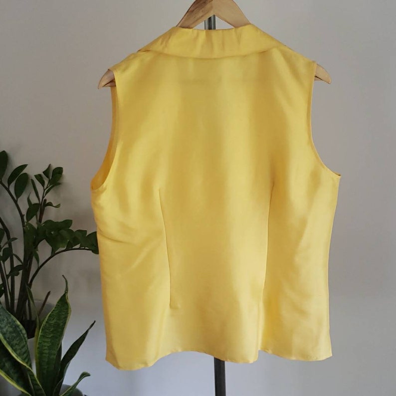 Vintage 1990s Silk Robbie Bee Button Down Top Yellow Sleevless Top 100% Silk Blouse image 3