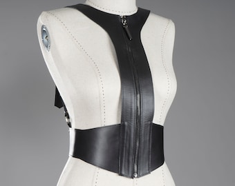 Harnais en cuir avec fermeture à glissière, style avant-gardiste, grande taille