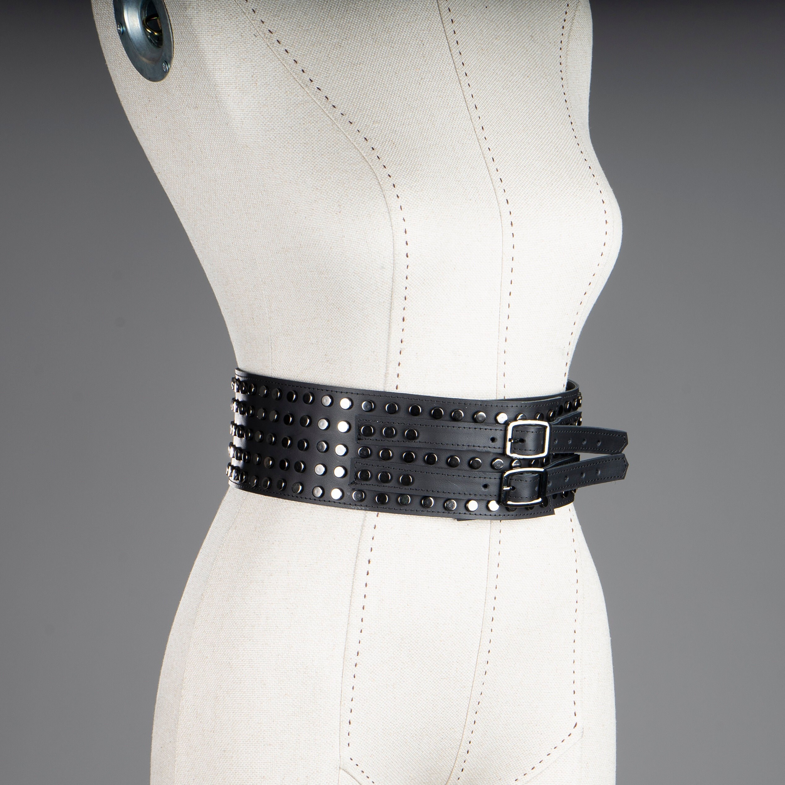 時計 HIGH-END BRIDLE LEATHER BELT Burnished Waxy Bridle Leather Belt in Black
