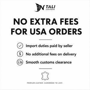 Puede incluir: Un gr&aacute;fico informativo blanco con el logotipo de N Tali Leathers en la parte superior. El texto dice NO EXTRA FEES FOR USA ORDERS, seguido de tres puntos: Import duties paid by seller, No additional fees on delivery y Smooth customs clearance.