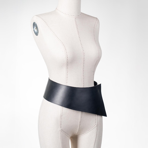Wide Leather Corset Belt: Asymmetrical Women display picture 1