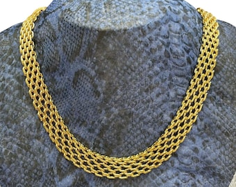 Signed Monet Gold Tone Graduated Mesh Chain Choker Necklace Vintage Collectible Elegant