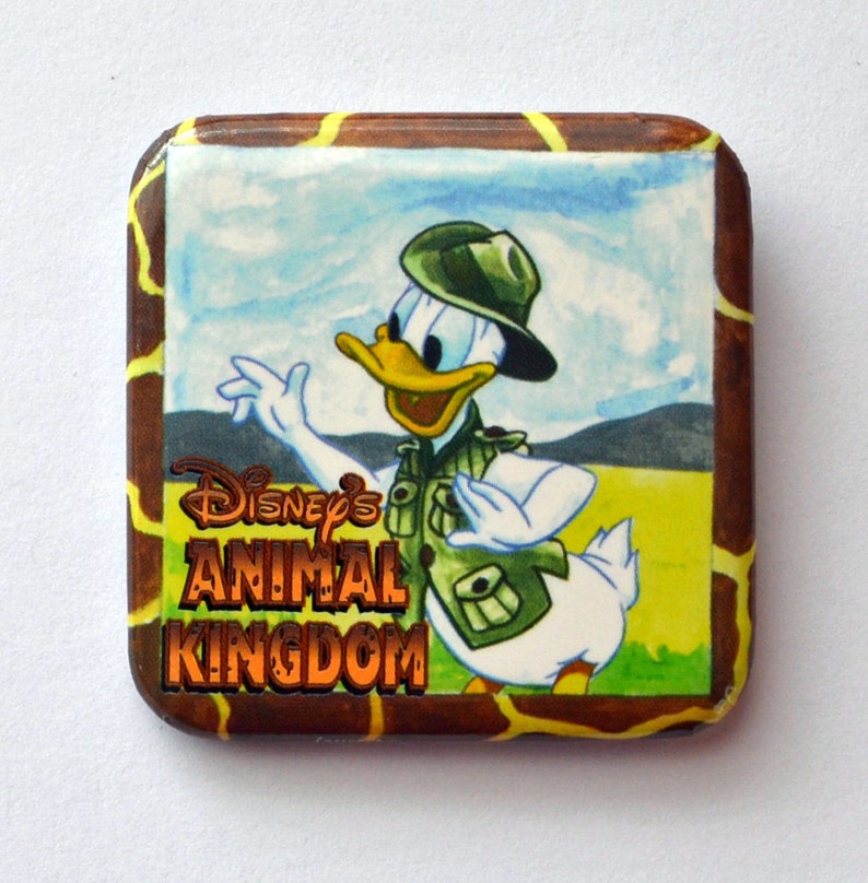 2598B Disney/'s Animal Kingdom Ranger Donald Duck Square Metal Pin Button Walt Disney Company With Green Hat and Vest