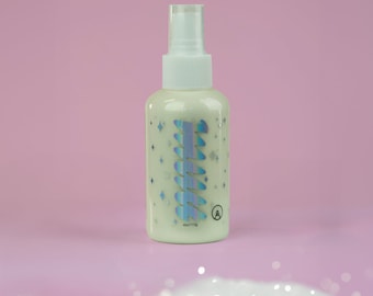 Dog and Cat Safe Glitter Mist - Dry Shampoo with pet safe and environmentally friendly shimmer