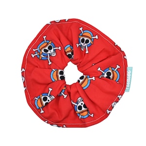 GRANDE cravate à cheveux SCRUNCHIE - Nerd, anime, japon, pirates, galion, corsaires, carte au trésor, une pièce, drapeau crâne