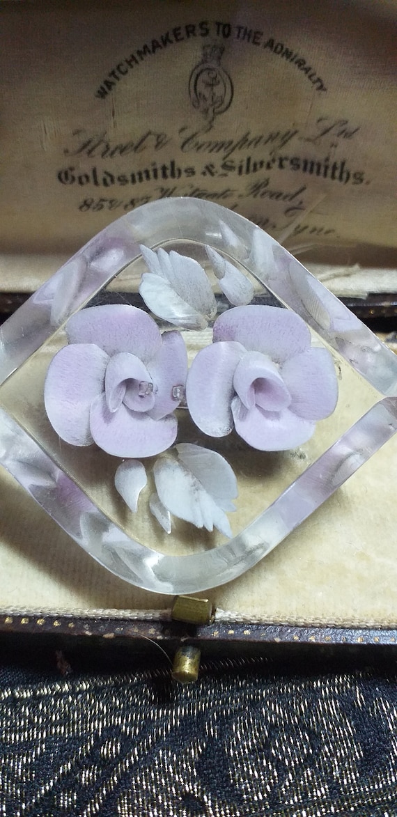VINTAGE Pretty Clear Lilac & Pale Green Reversed C