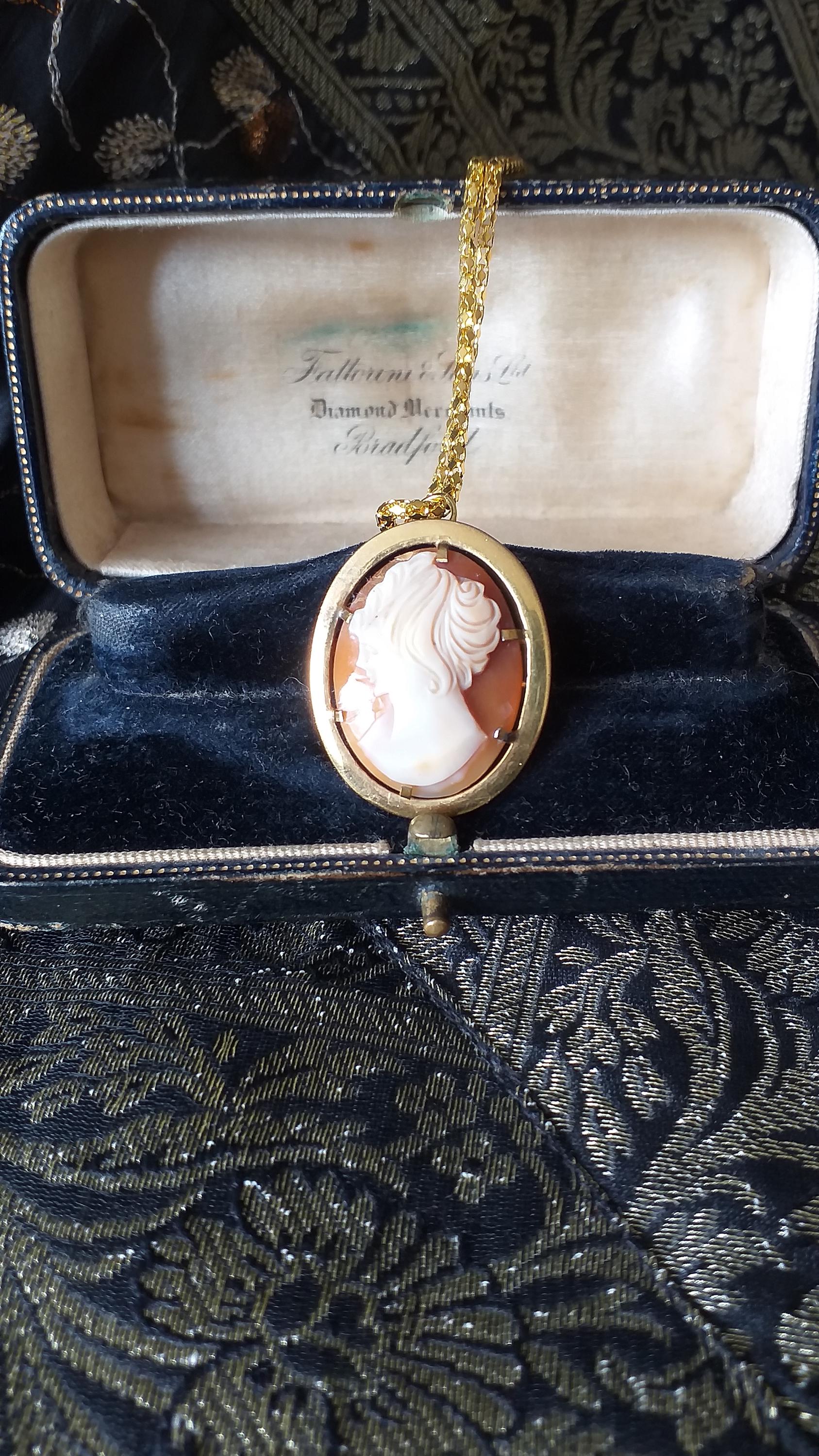 Pendentif Camée Victorien Antique En Or Plaqué (rolled Gold) - Années 1890 - Chaîne 18 Pouces