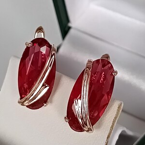 Vintage örhängen med stora rubiner och 14 karat rullat guld från 1990-talet - stämplade 585 RG